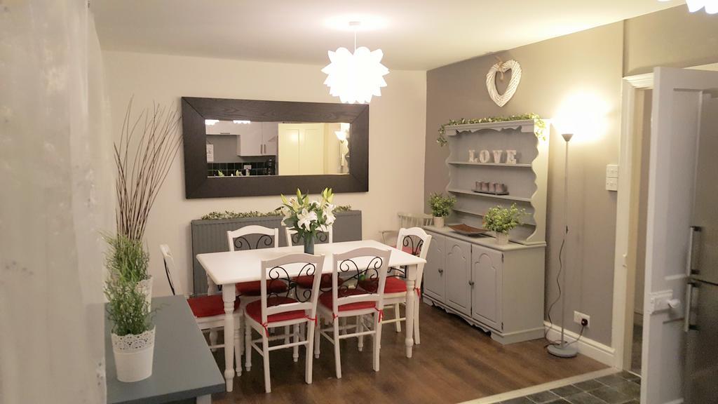 Готель Dursley House Whitland Екстер'єр фото